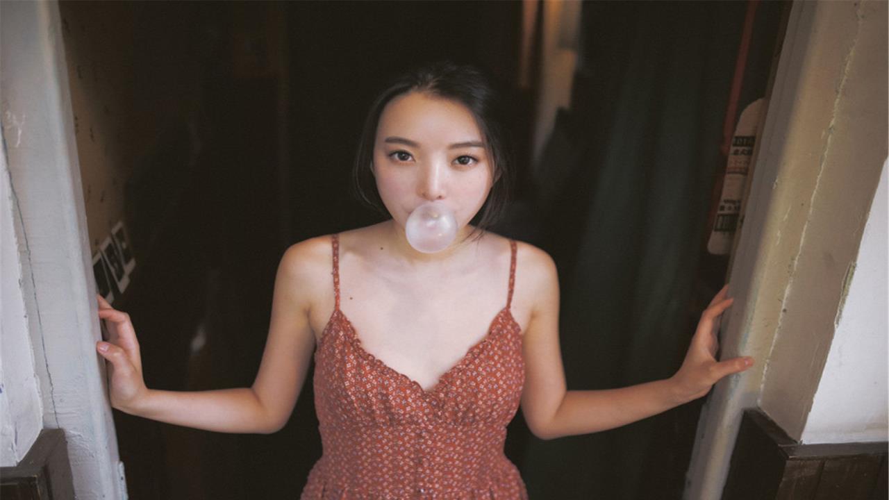 九热视频在线观看: 捕捉潮流先锋，体验极致视听享受